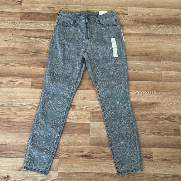 Universal Thread Women’s High Rise Skinny Light Gray Denim Size 6 NWT - Picture 3 of 7